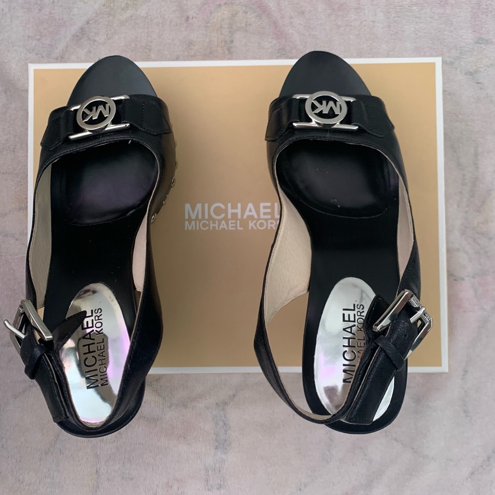 Michael Kors Charm Sling Black Leather Size: 7M